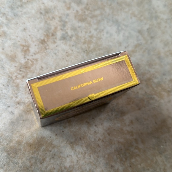 Too Faced Sun Bunny Bronzer - Picture 2 of 2